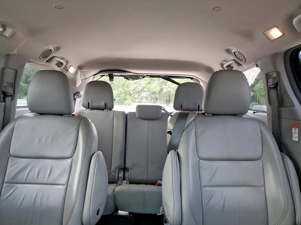 2016 TOYOTA SIENNA