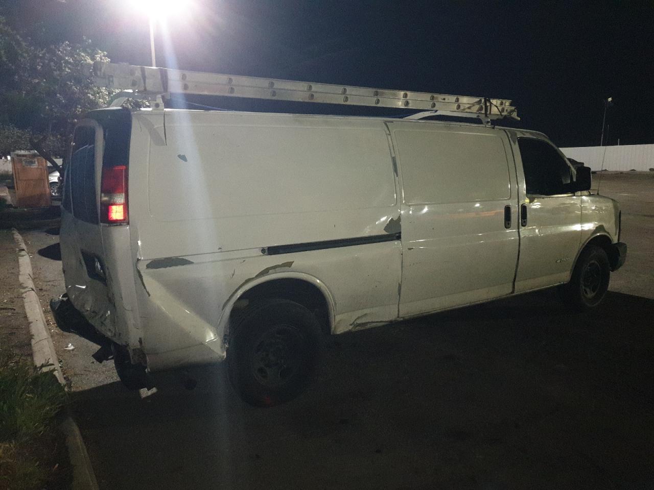 2006 CHEVROLET EXPRESS 2500