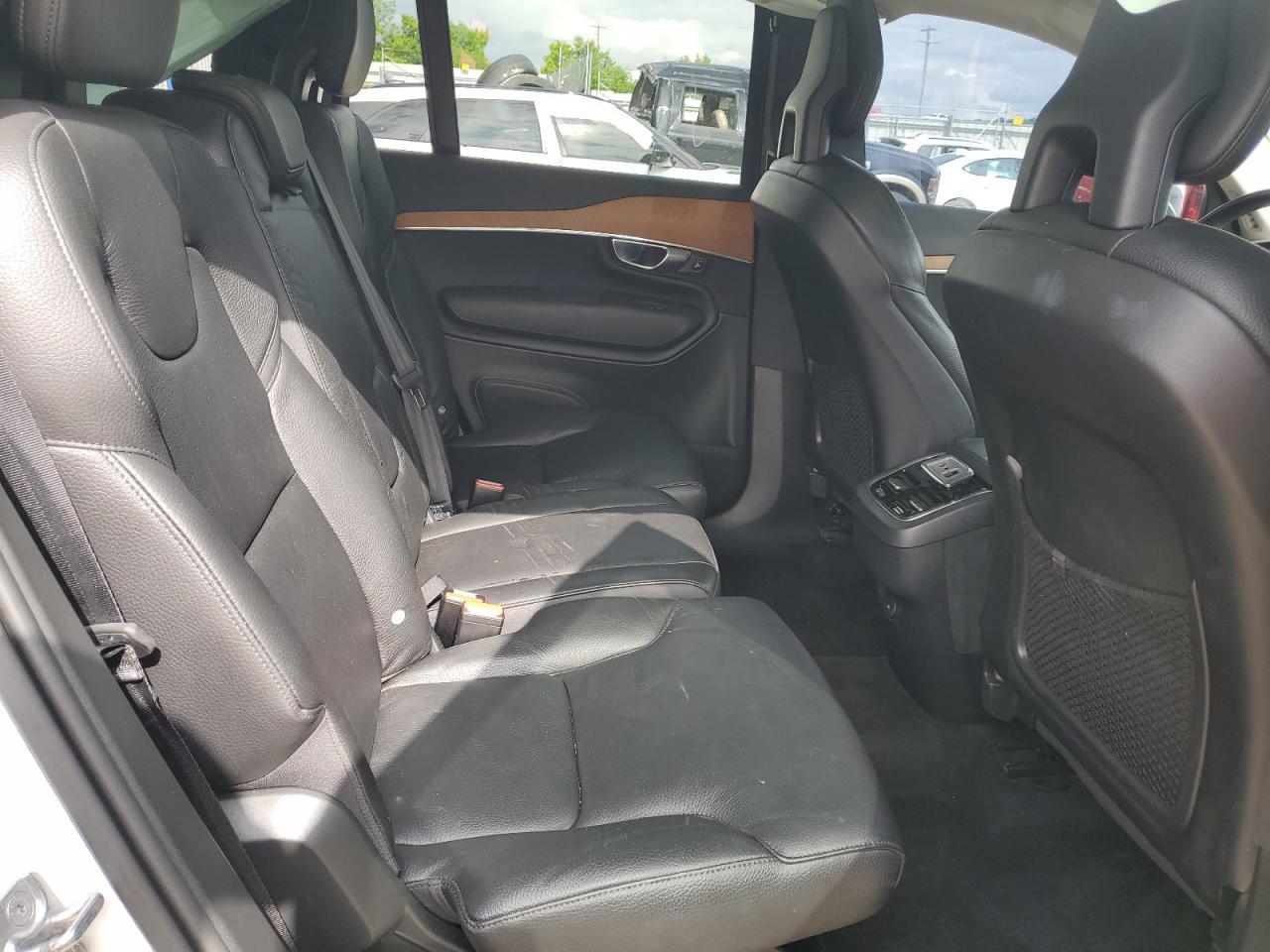 2021 VOLVO XC90