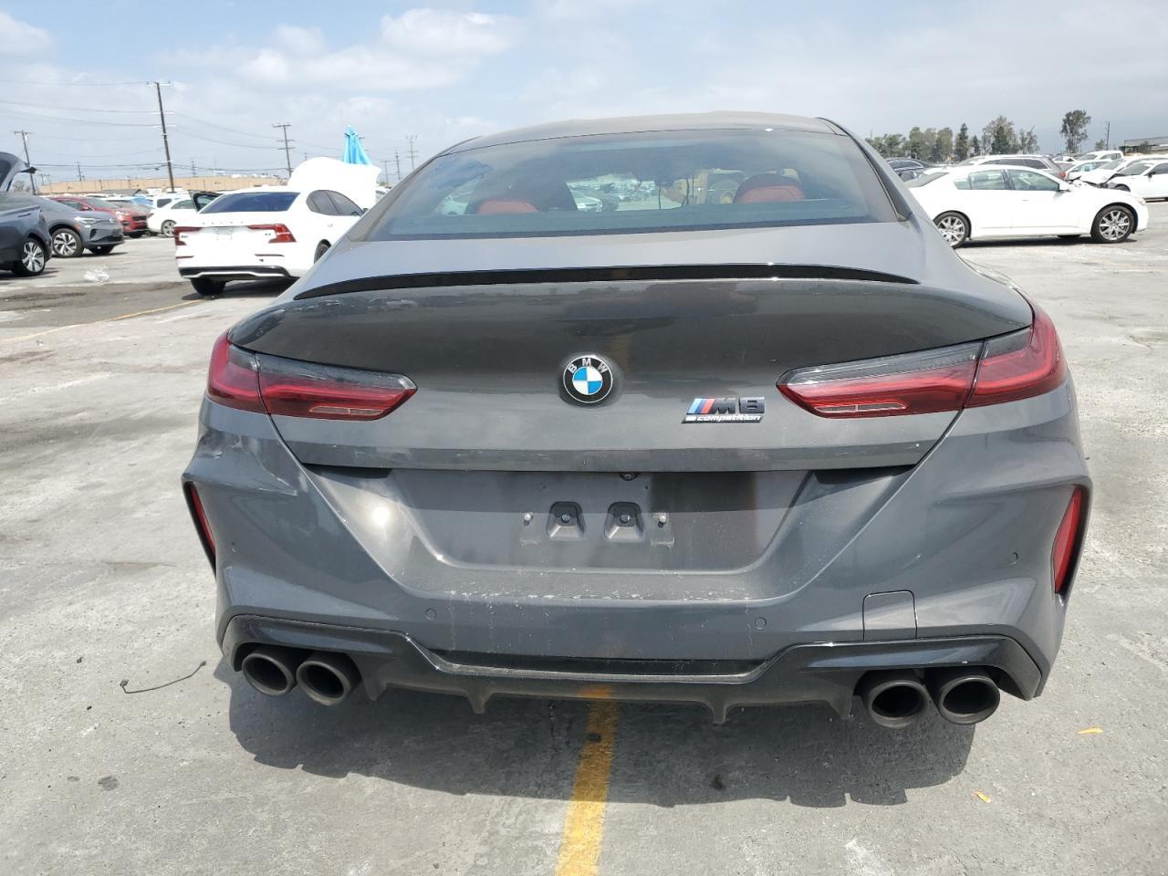2022 BMW M8