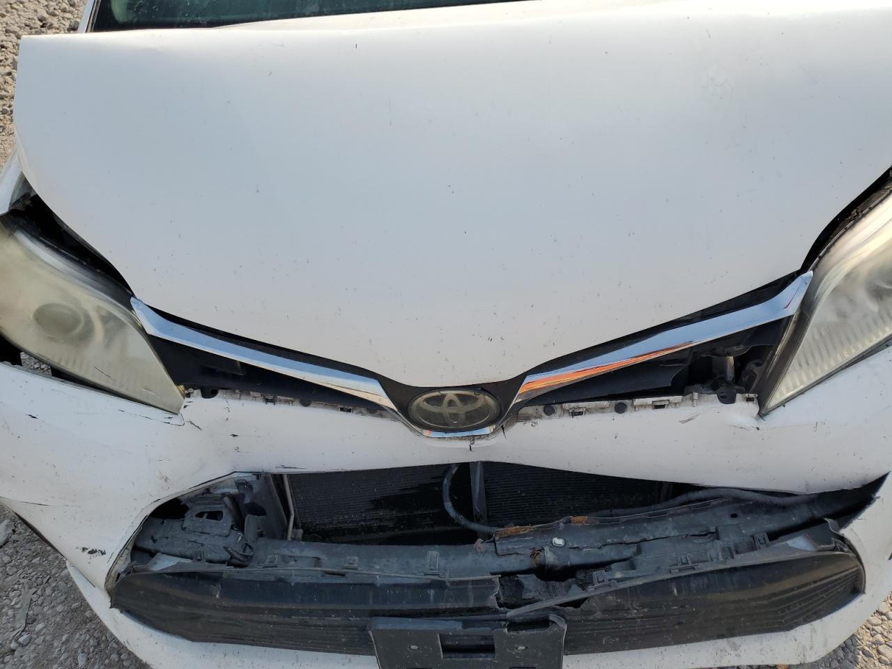 2018 TOYOTA SIENNA