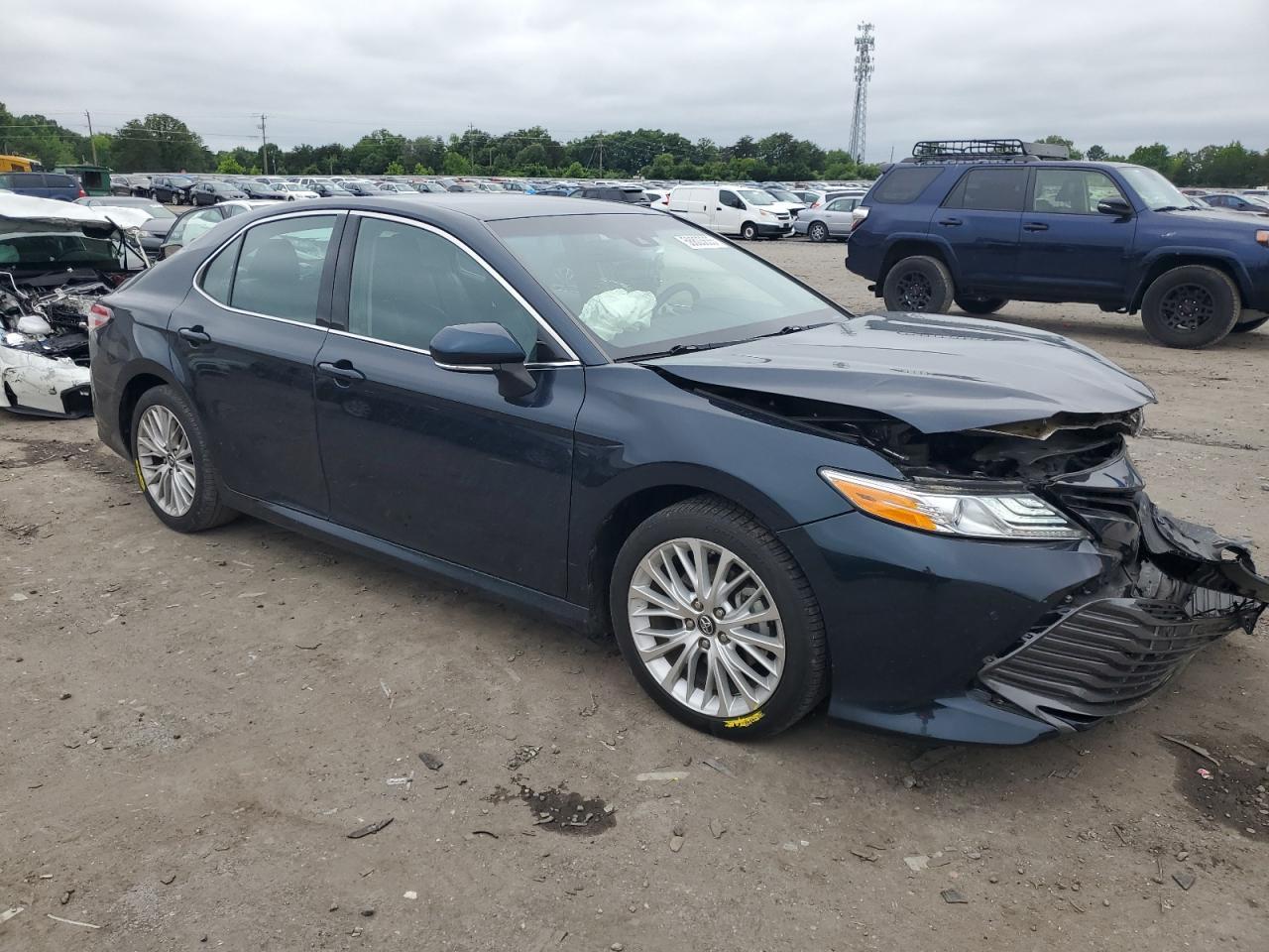 2018 TOYOTA CAMRY