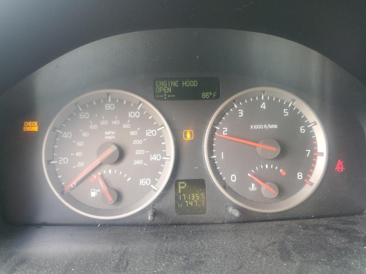 2005 VOLVO S40