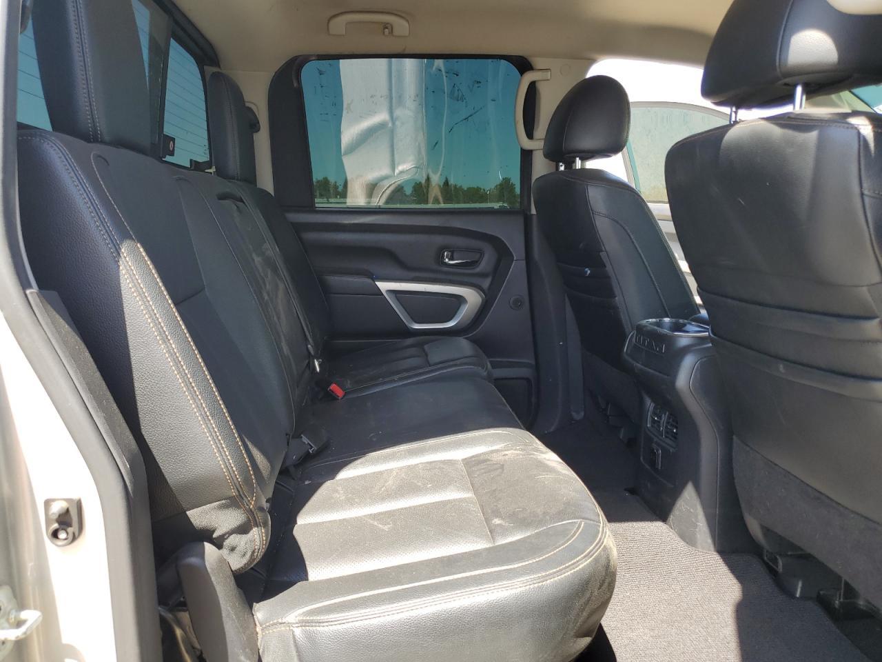 2017 NISSAN Titan