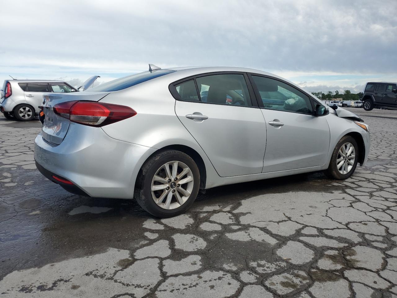 2017 KIA FORTE