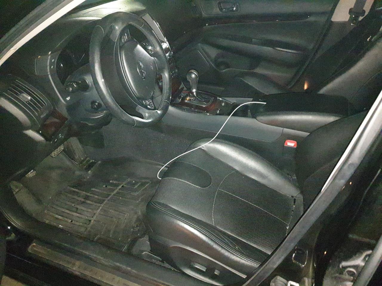 2011 INFINITI G37