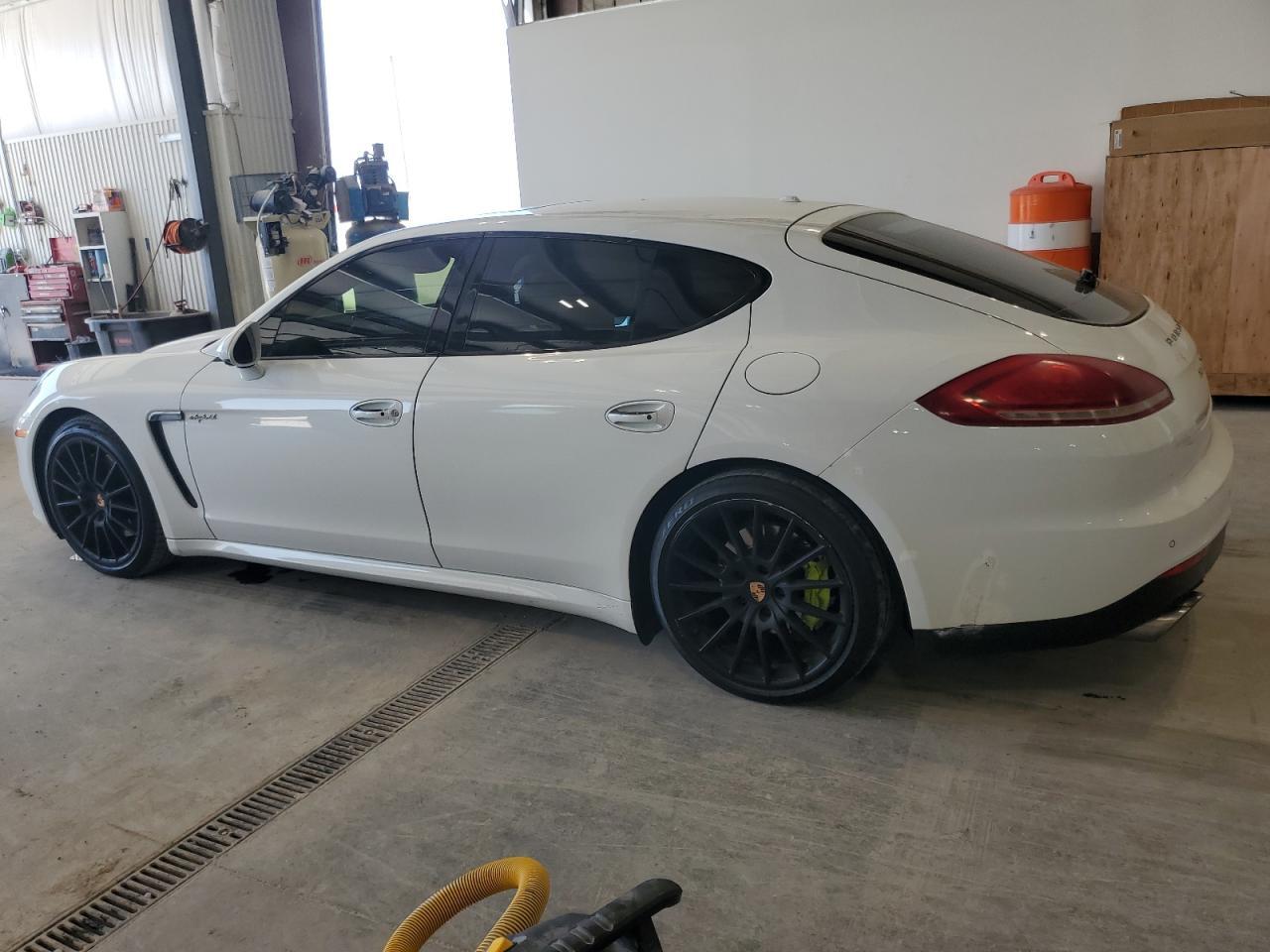 2014 PORSCHE Panamera