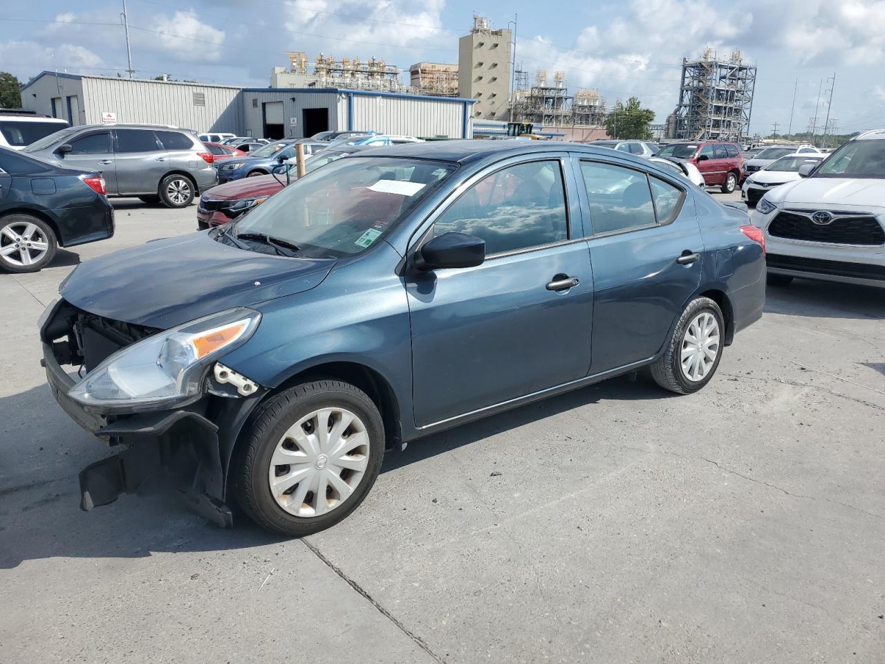 2017 NISSAN VERSA