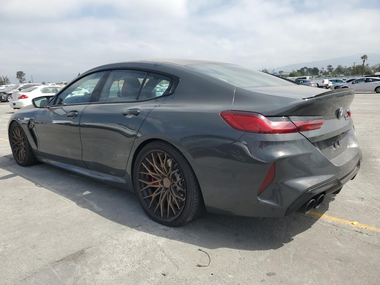 2022 BMW M8