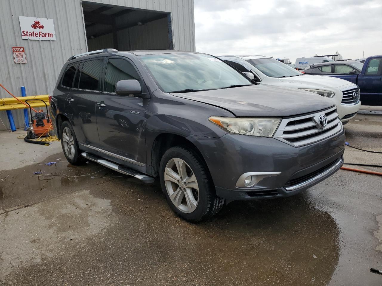 2013 TOYOTA HIGHLANDER
