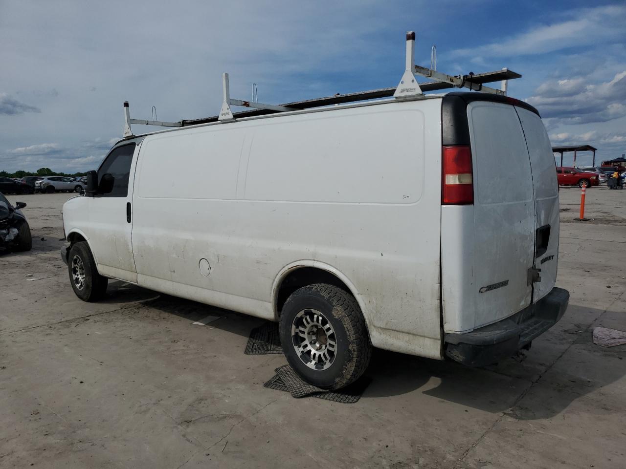 2010 CHEVROLET EXPRESS 2500