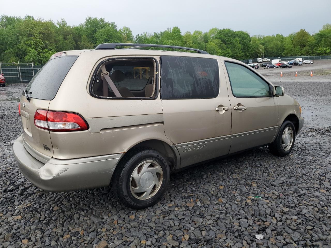 2004 TOYOTA SIENNA