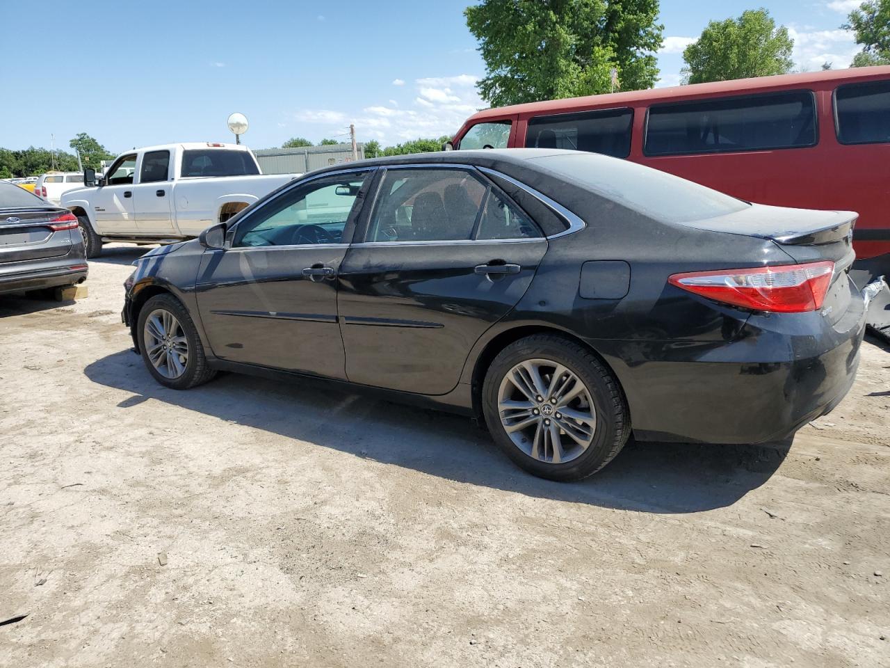 2016 TOYOTA CAMRY