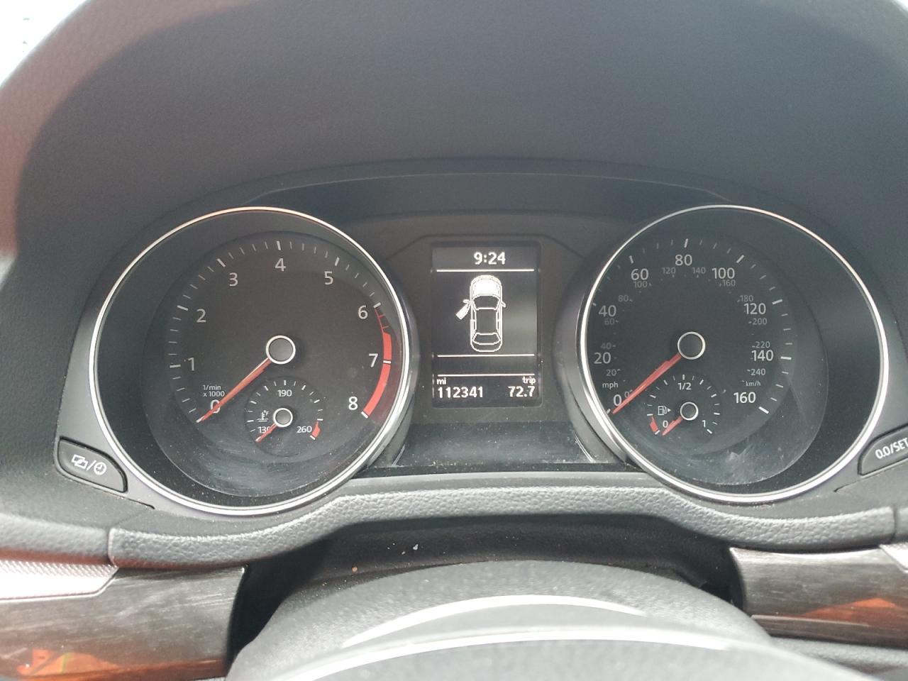 2016 VOLKSWAGEN Passat