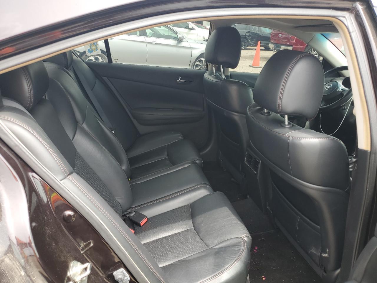 2014 NISSAN Maxima