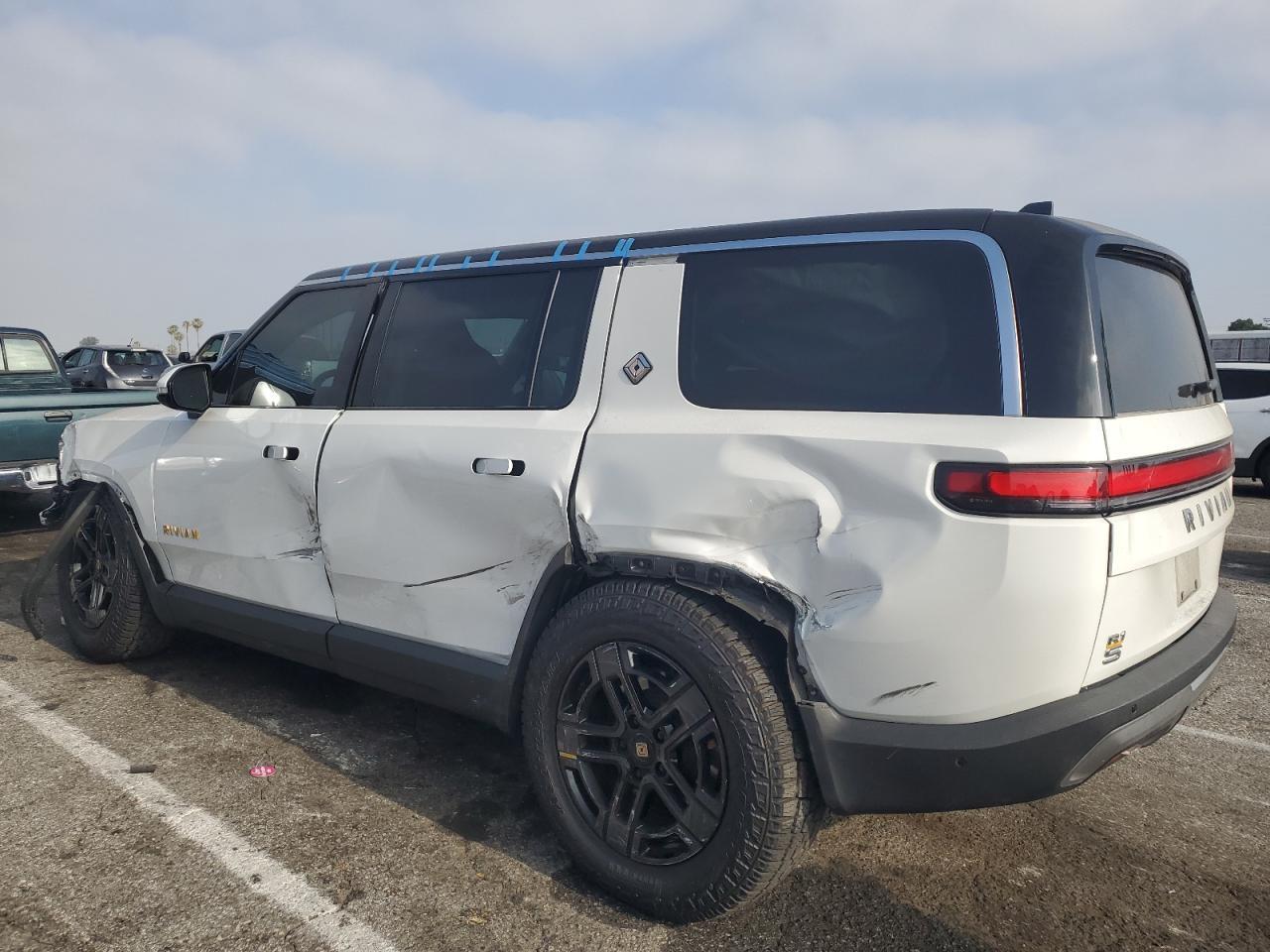 2023 RIVIAN R1s