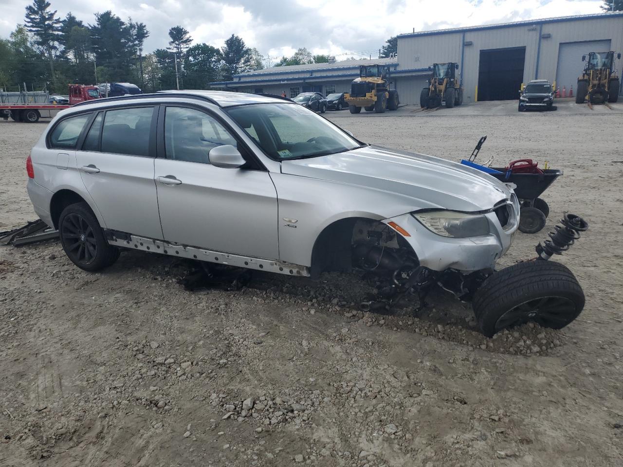 2011 BMW 3 SERIES