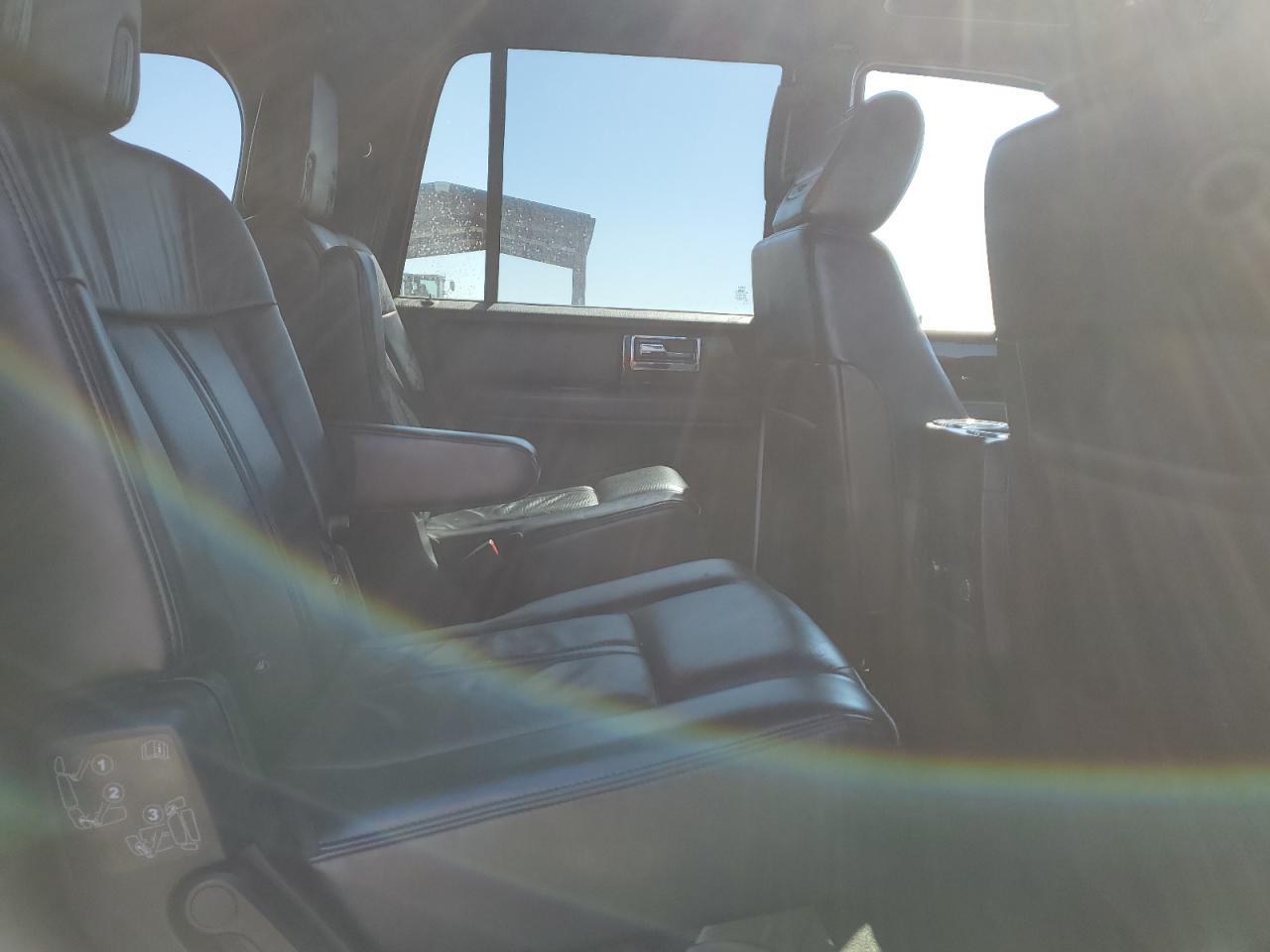 2017 LINCOLN Navigator