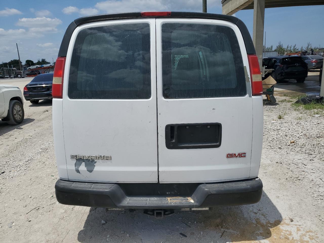 2005 GMC Savana