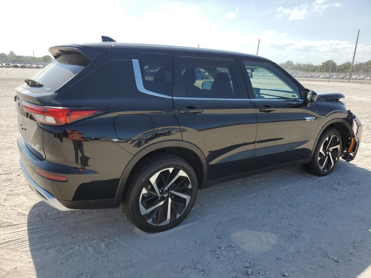2025 MITSUBISHI outlander