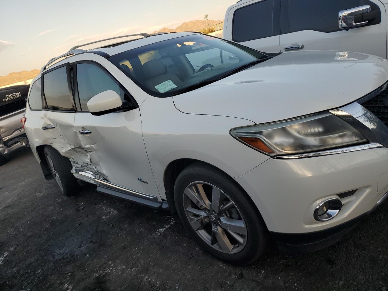 2014 NISSAN PATHFINDER