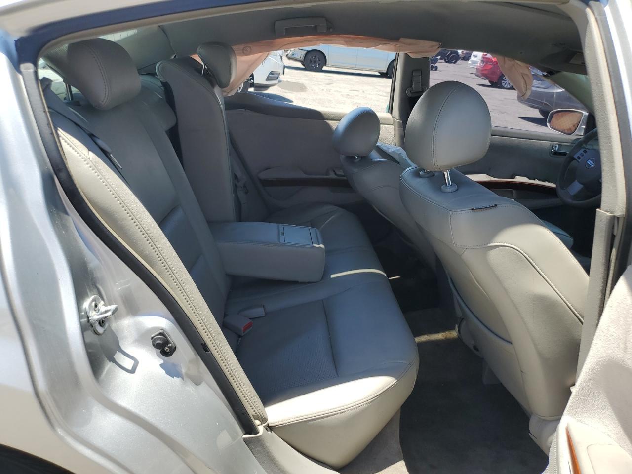 2005 NISSAN Maxima