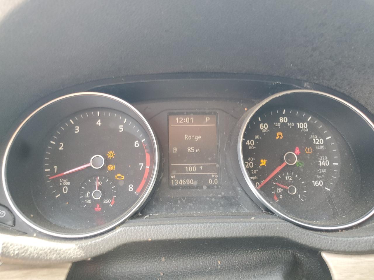 2016 VOLKSWAGEN Passat