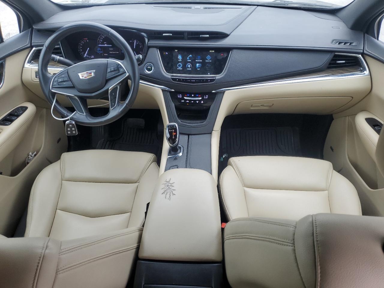 2017 CADILLAC XT5