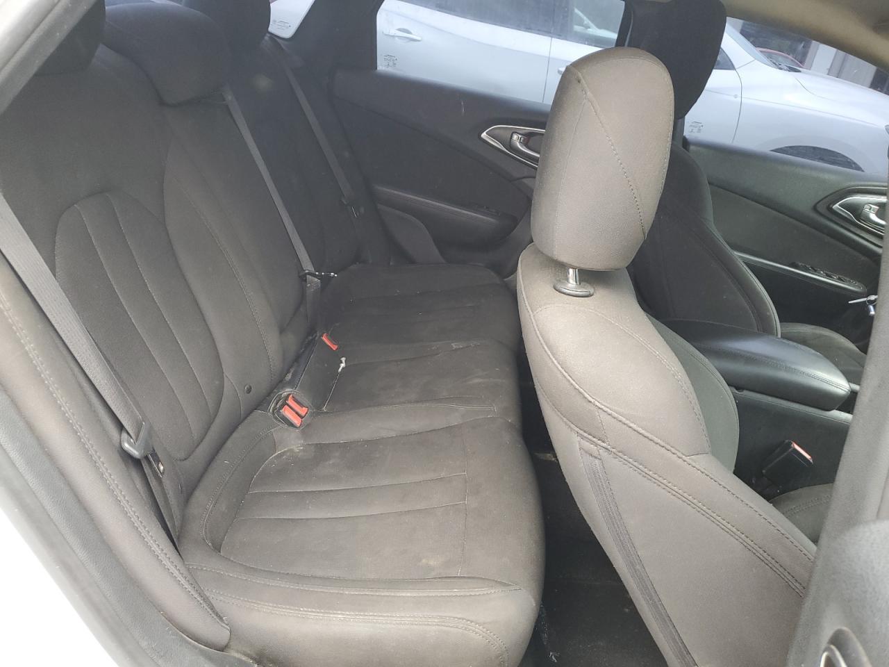 2016 CHRYSLER 200