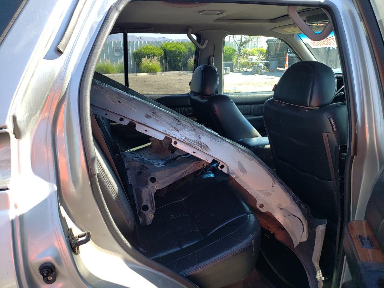 2001 INFINITI QX4