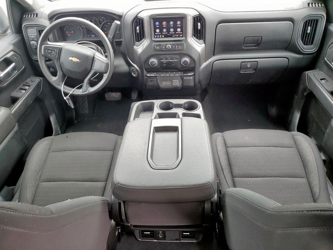 2024 CHEVROLET Silverado