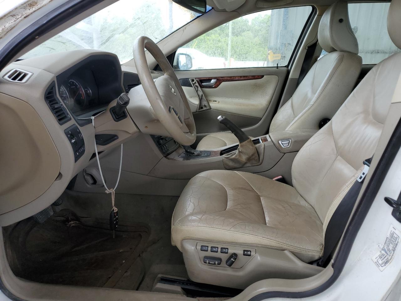 2006 VOLVO V70