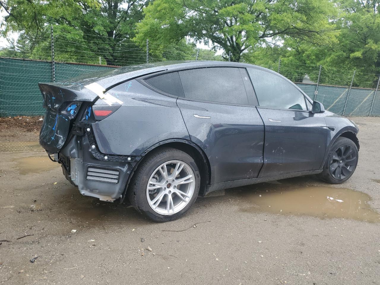 2024 TESLA MODEL Y