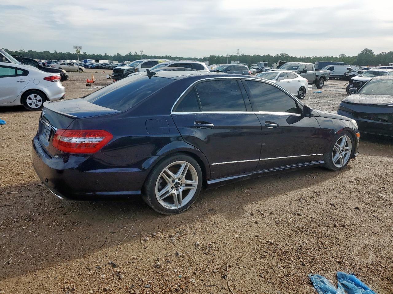 2011 MERCEDES-BENZ E-Class