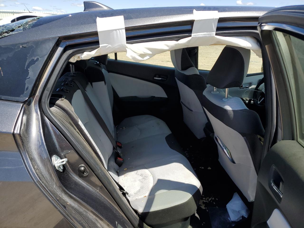 2016 TOYOTA PRIUS
