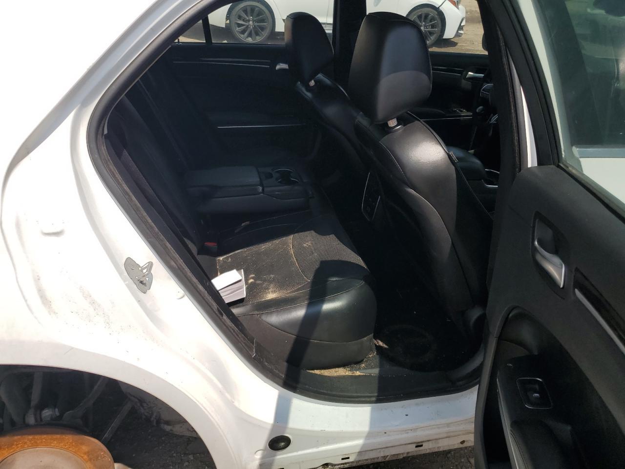 2016 CHRYSLER 300