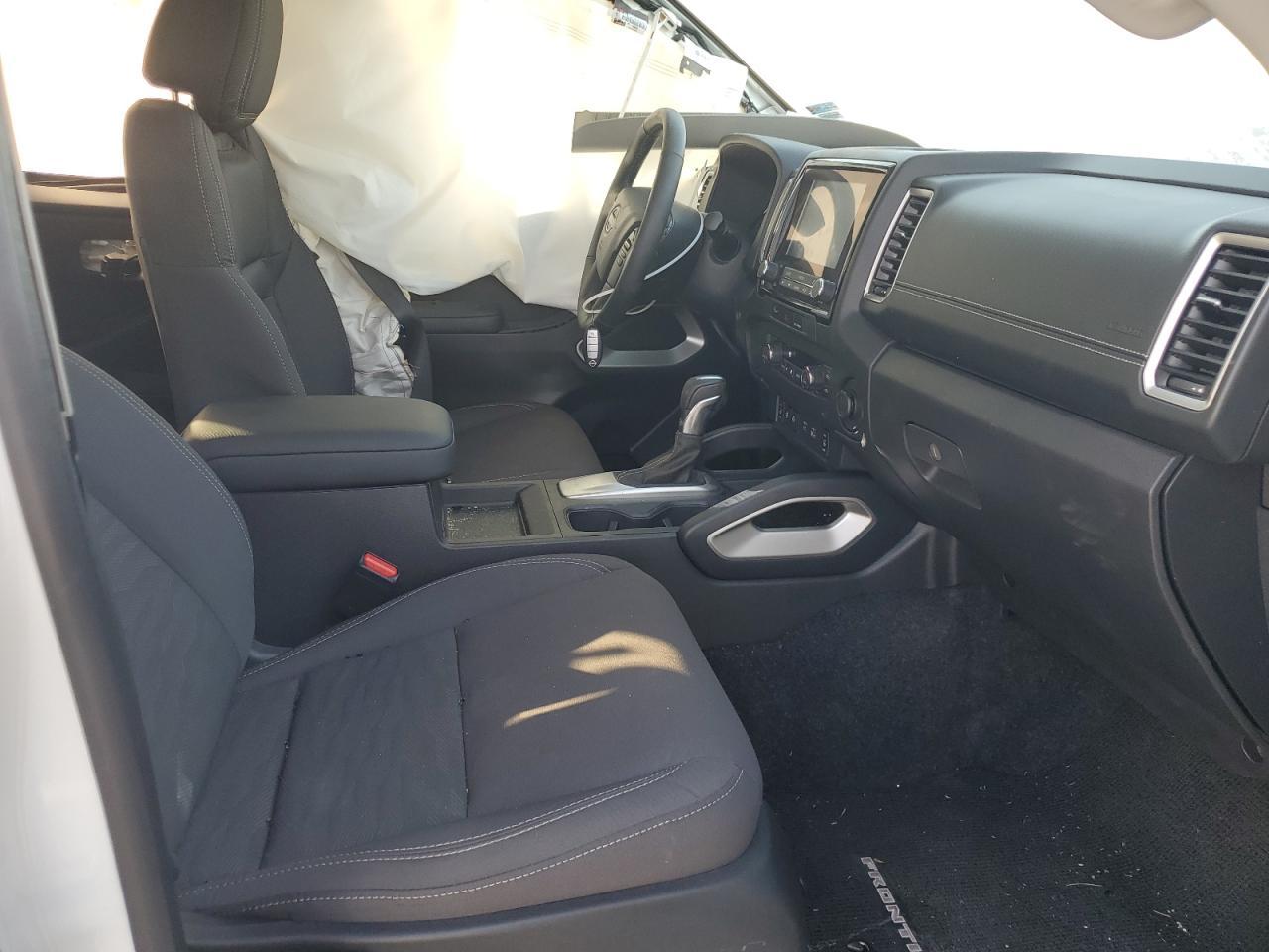 2024 NISSAN Frontier
