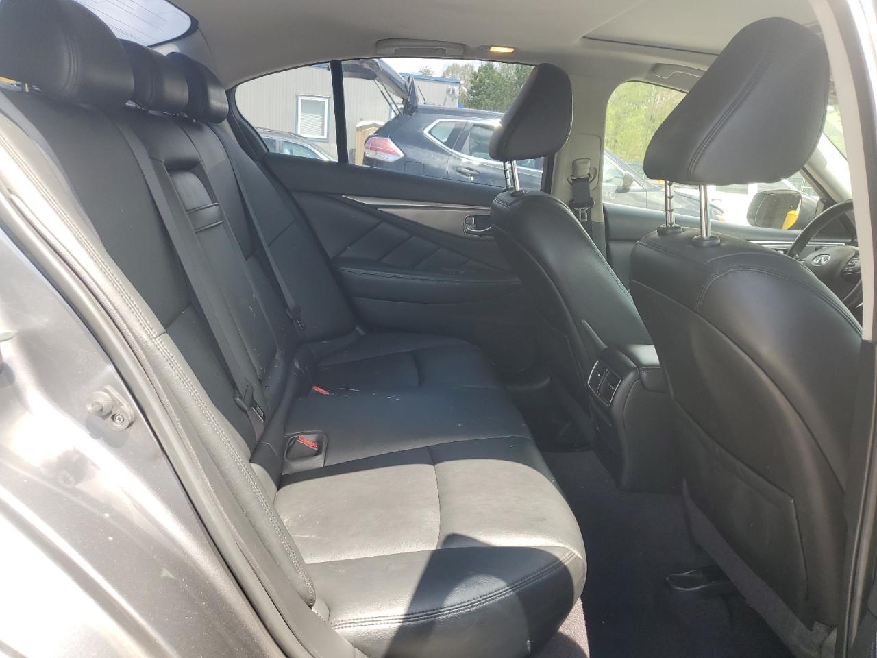 2015 INFINITI Q50