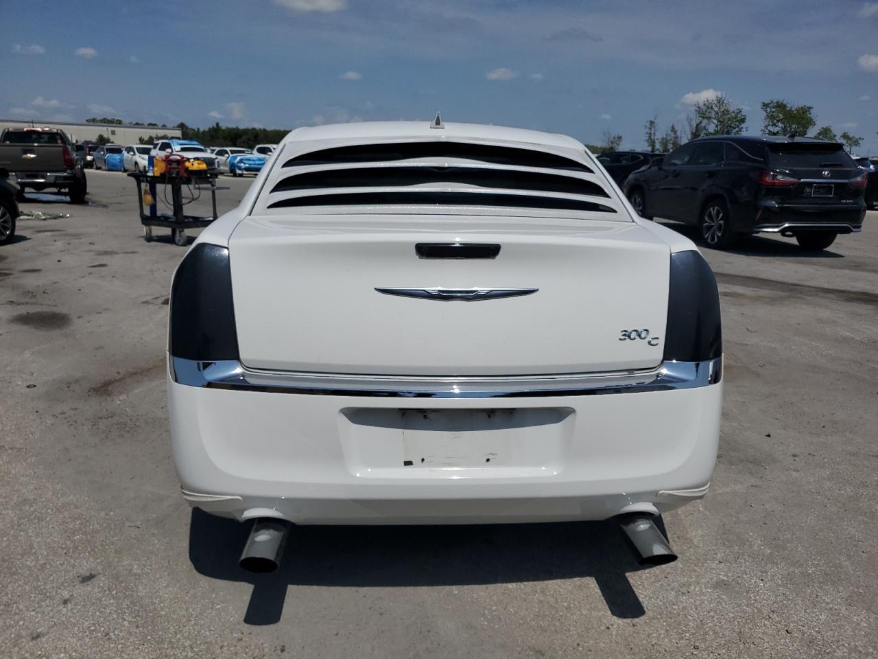 2011 CHRYSLER 300