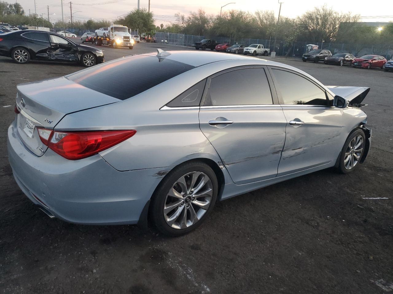 2011 HYUNDAI SONATA