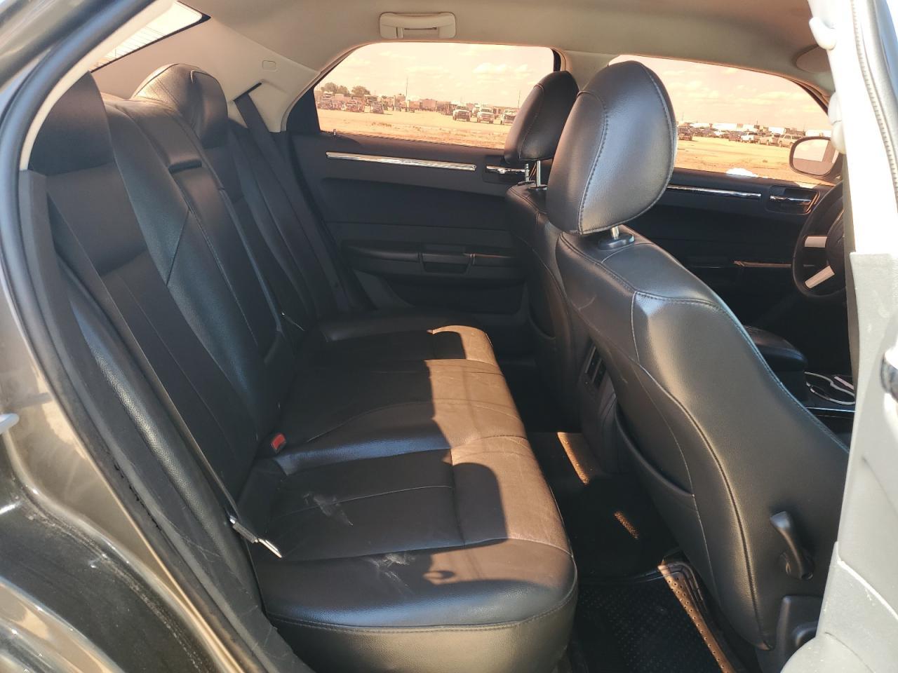 2010 CHRYSLER 300