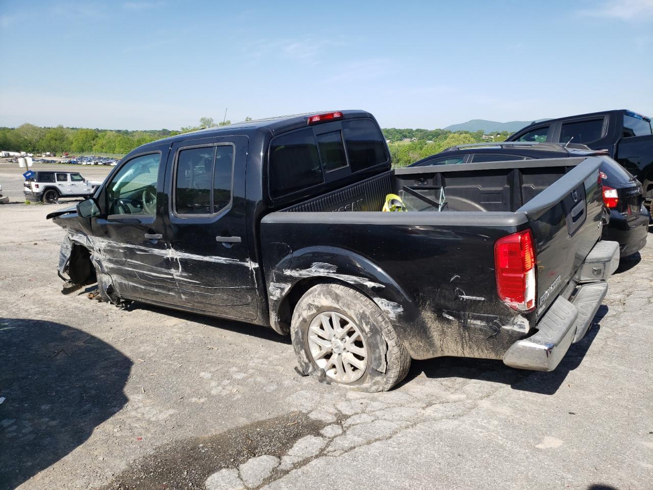 2017 NISSAN Frontier