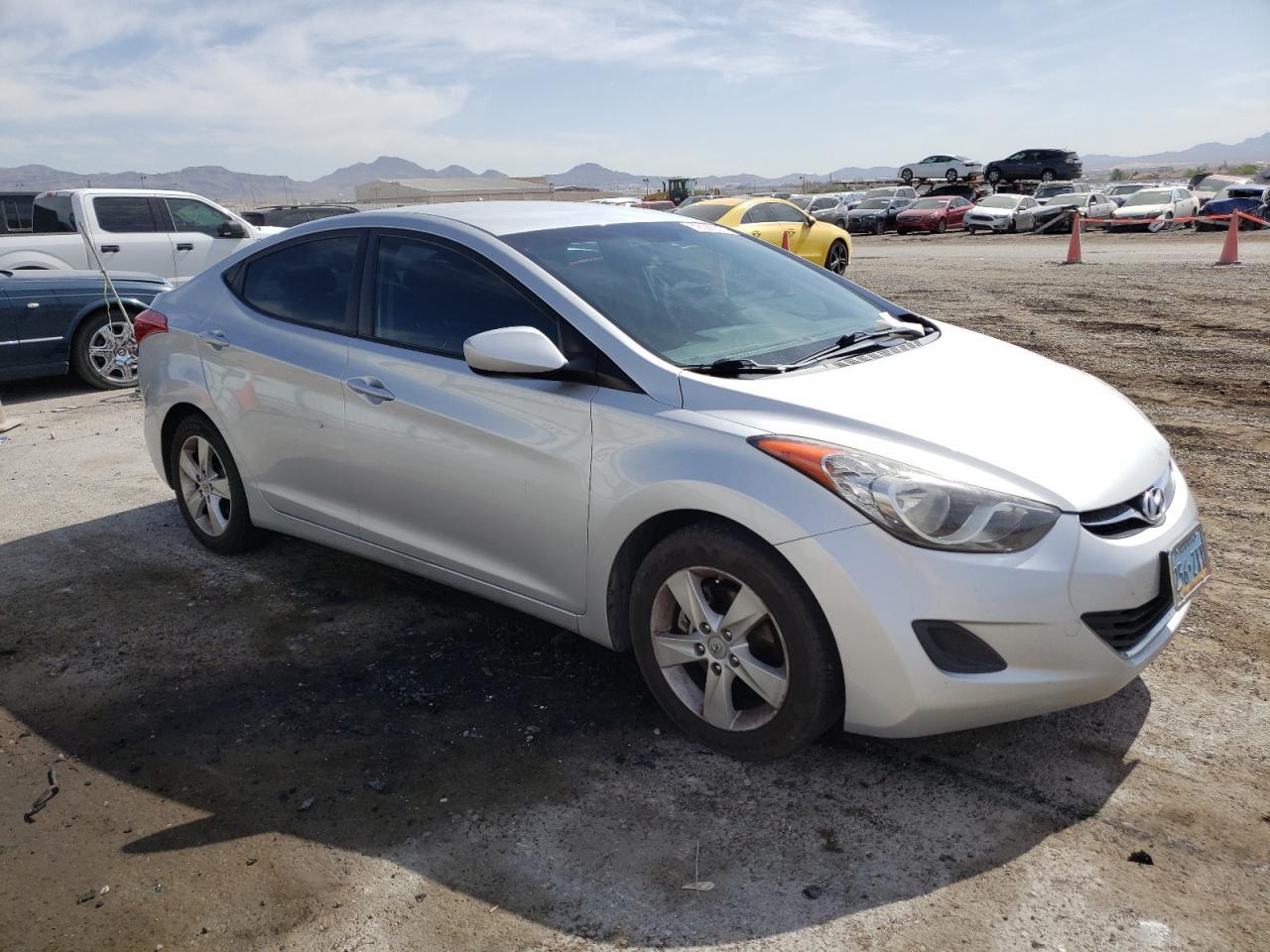 2011 HYUNDAI ELANTRA