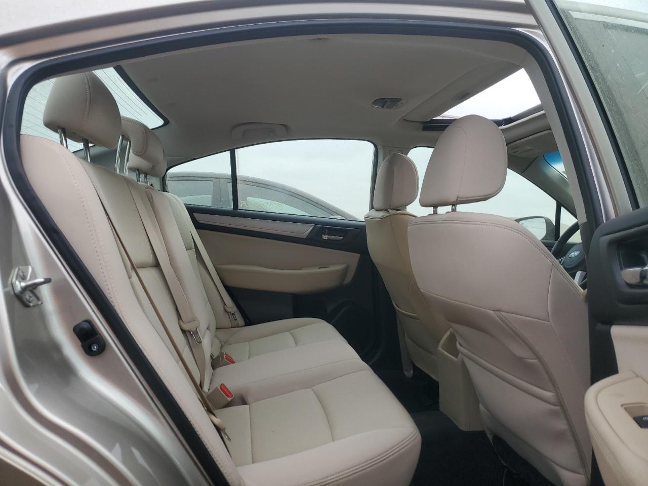 2015 SUBARU Legacy
