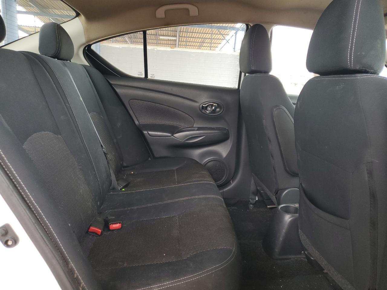 2017 NISSAN VERSA