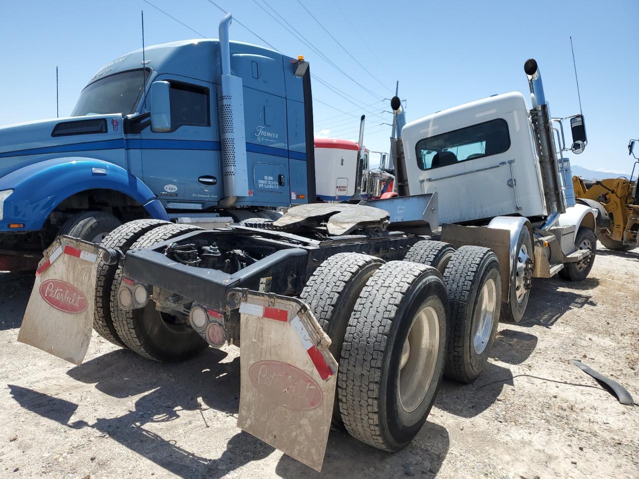 2023 PETERBILT 389