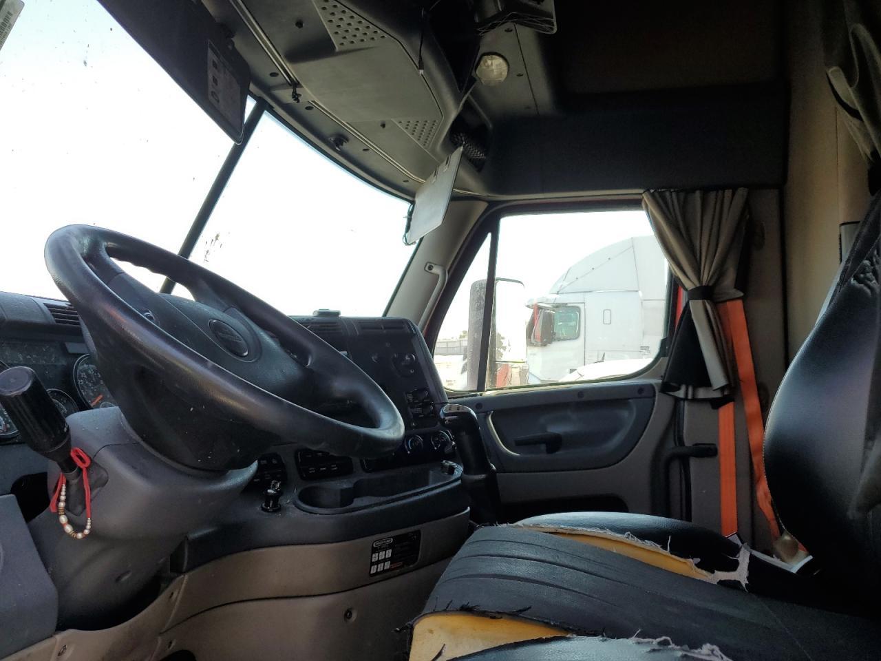 2017 FREIGHTLINER CASCADIA 125