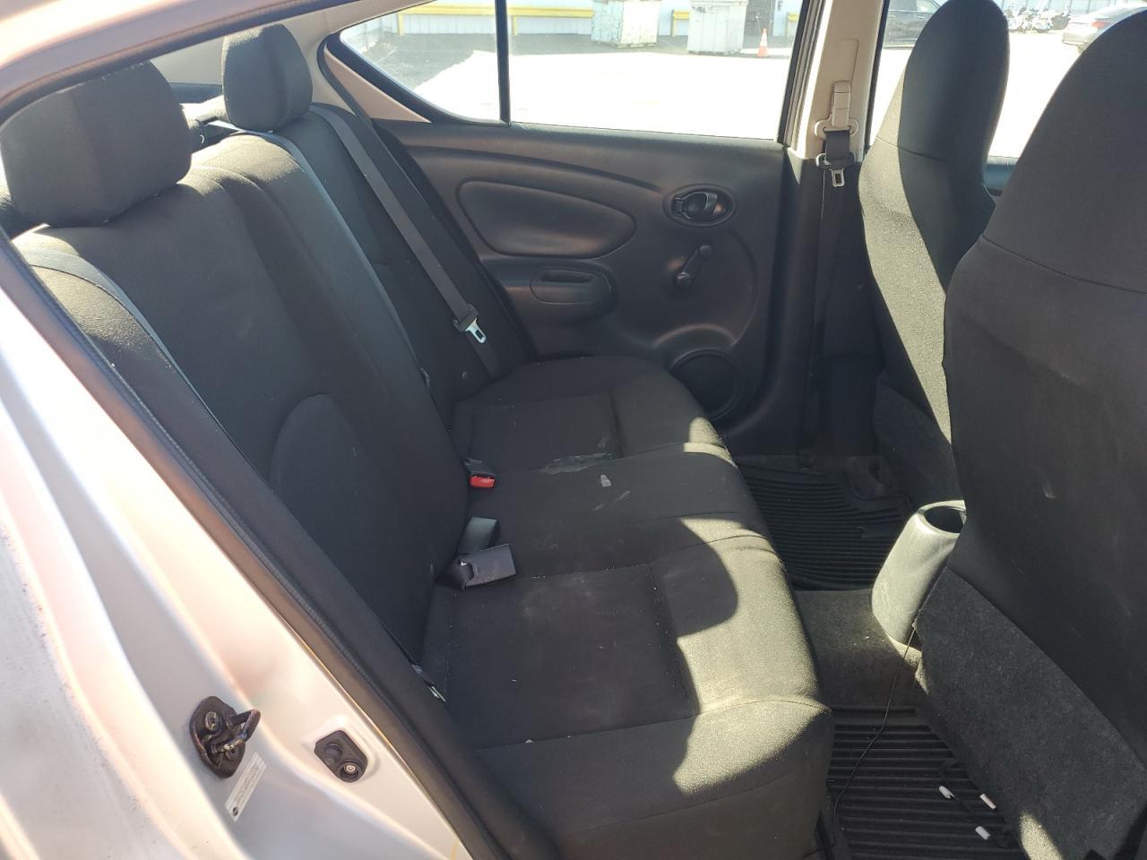 2015 NISSAN VERSA