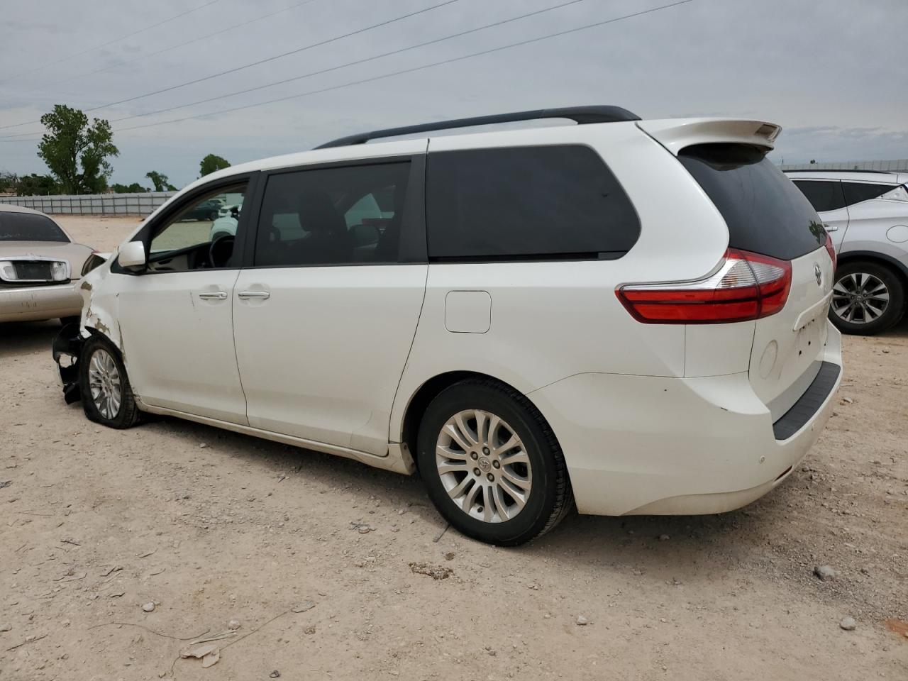 2015 TOYOTA SIENNA
