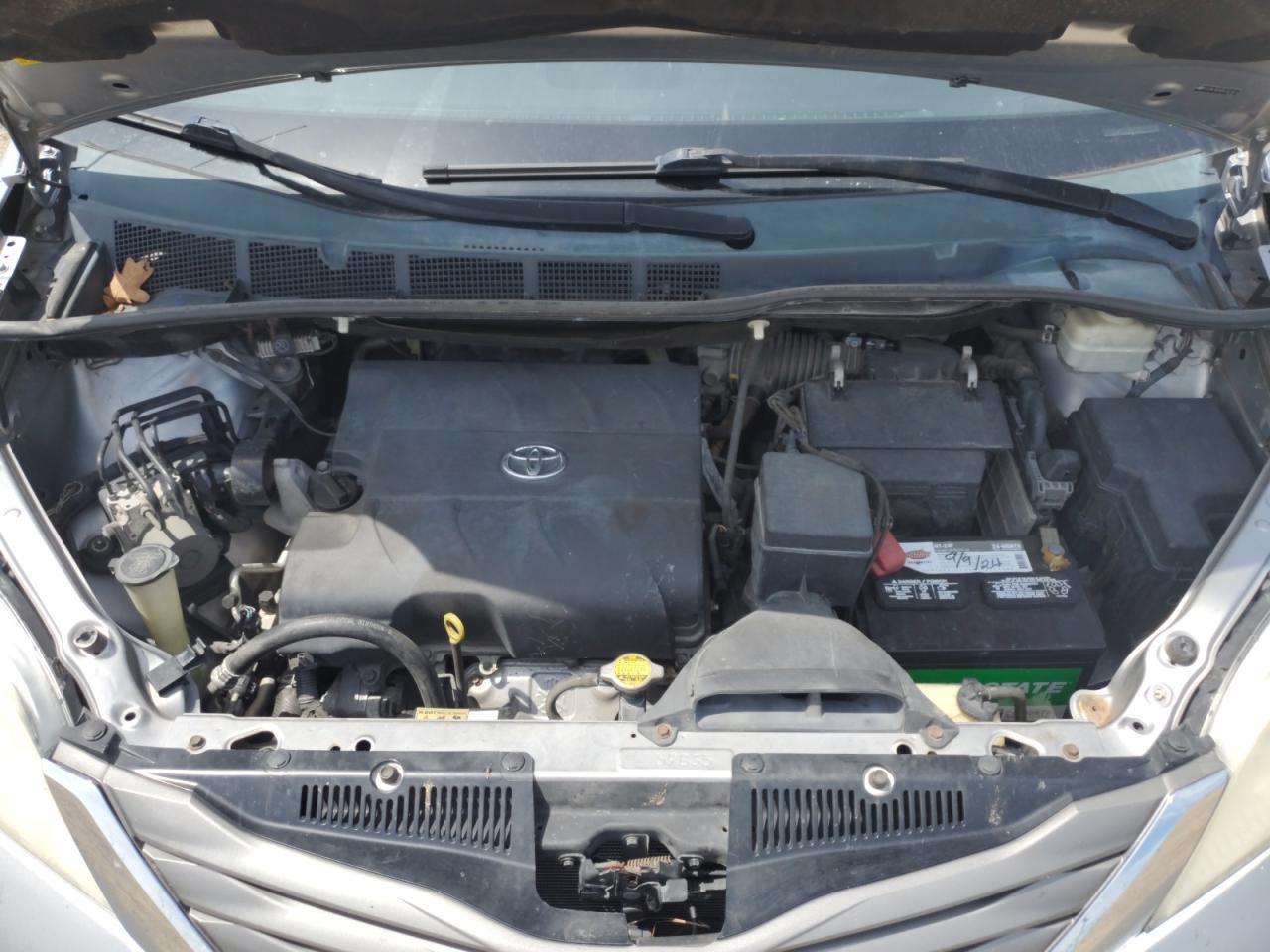 2013 TOYOTA SIENNA